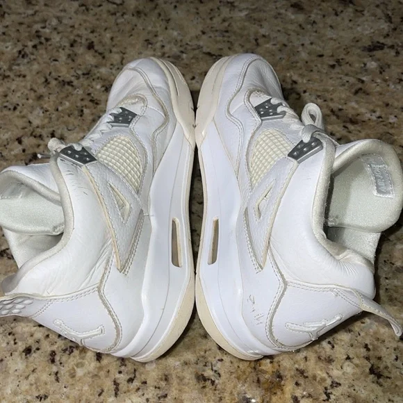 Jordan 4 Retro - Picture 5 of 11